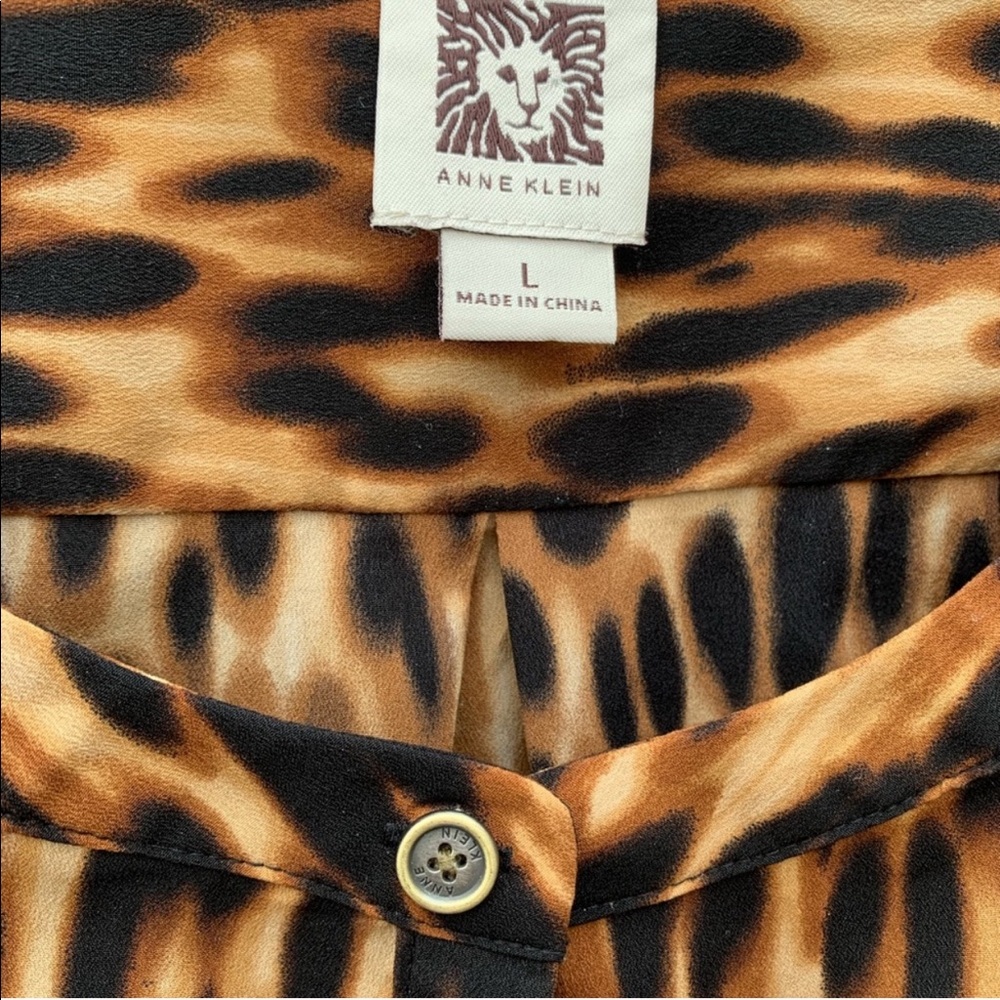 Leopard print button down - Picture 3 of 5